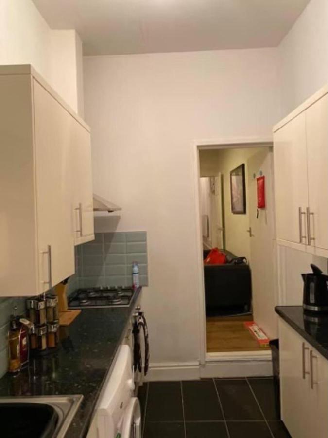 Holiday home Spacious Four Bedroom 3 Bathrooms - Coventry