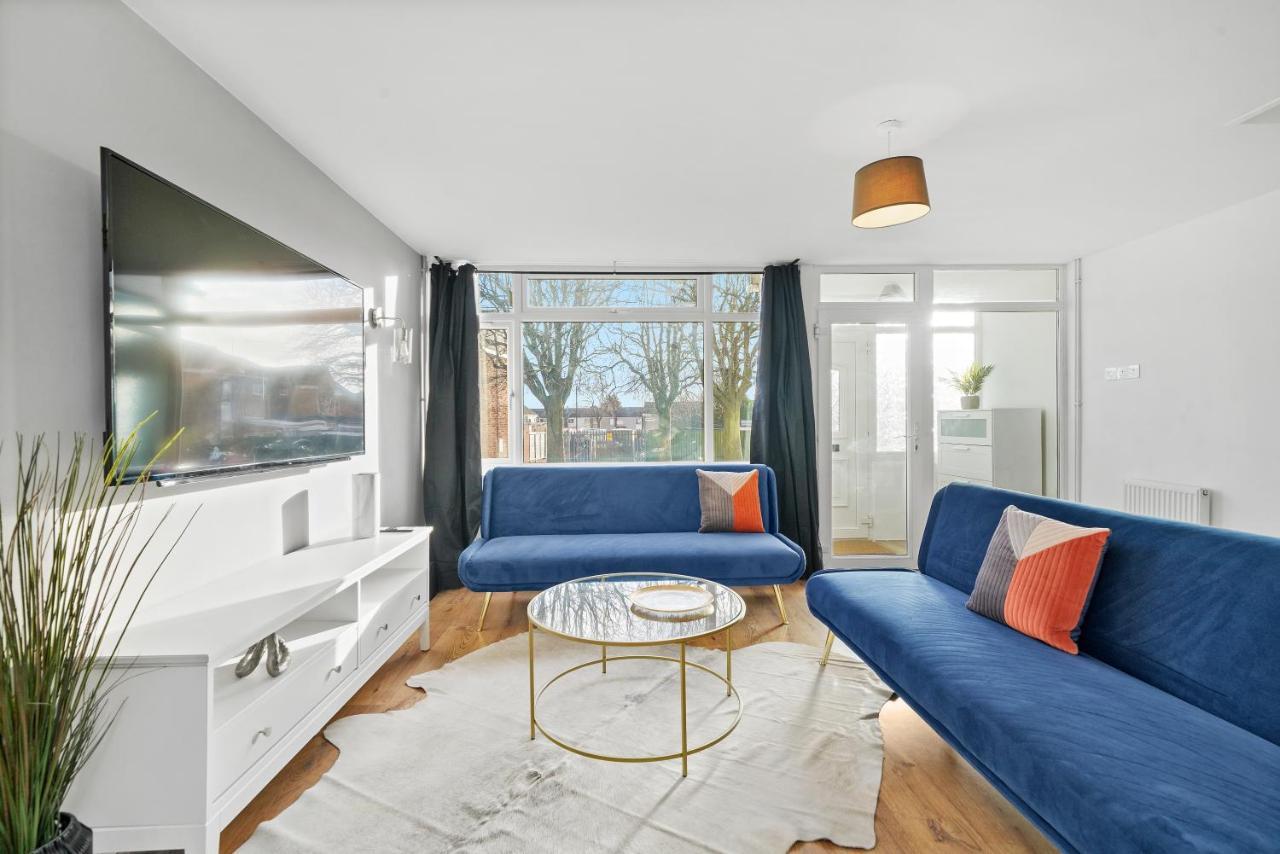 Holiday home Cosy 3 Bedroom With Free Parking, Garden And Smart Tv With Netflix By Yoko Coventry