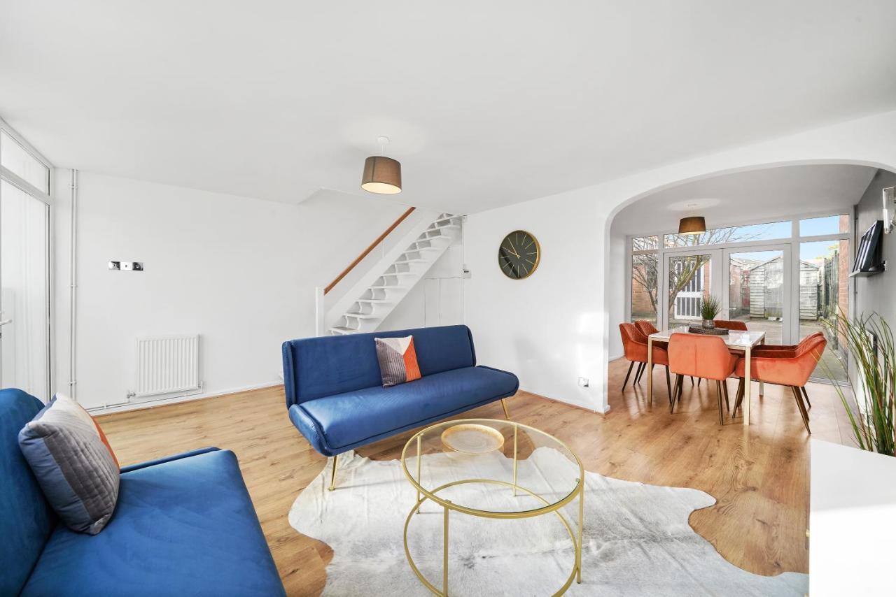 Cosy 3 Bedroom With Free Parking, Garden And Smart Tv With Netflix By Yoko * Coventry