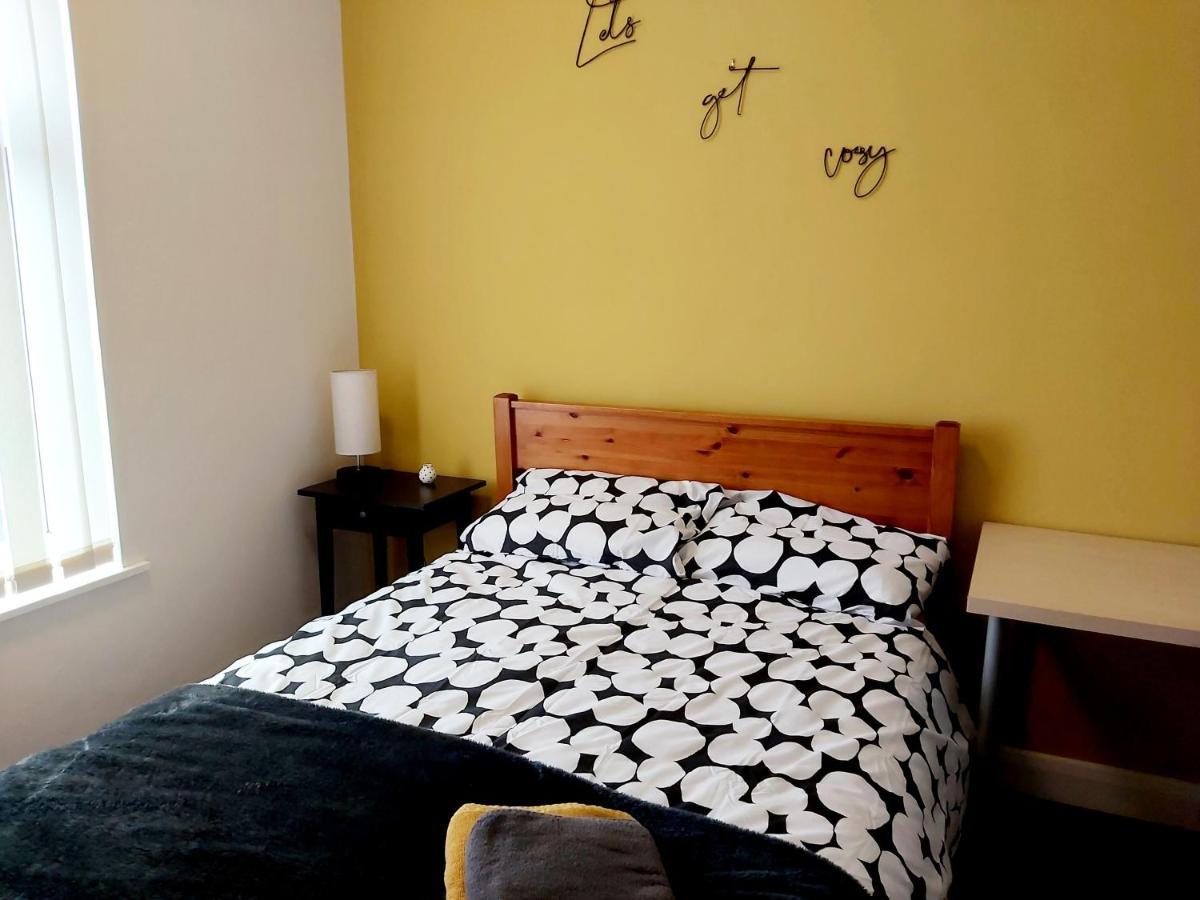 Comfy 4 Bed Away From Casa de férias *
