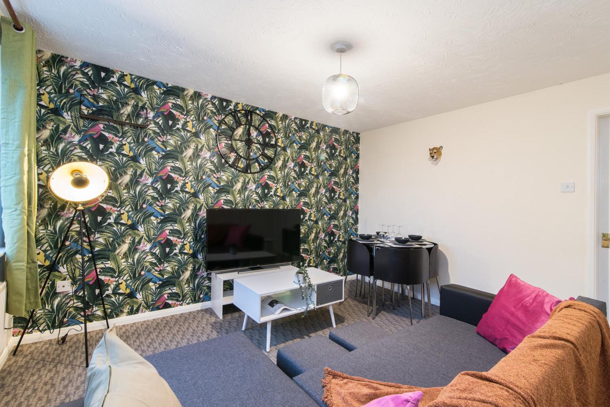Holiday home Coventry- Perchfoot 3 Bedroom Contractor And Pet-friendly Spacious House By Sublime