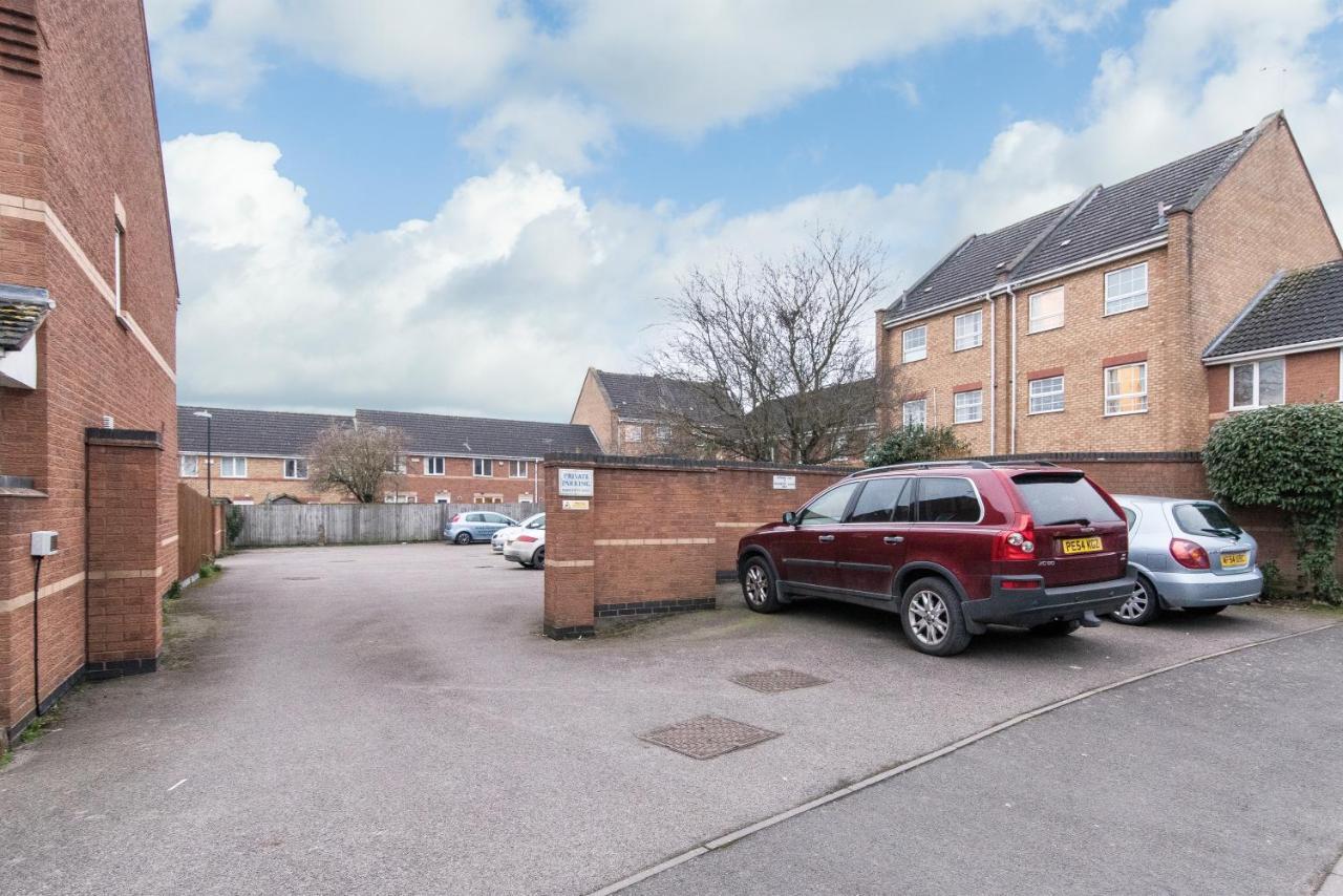Coventry- Perchfoot 3 Bedroom Contractor And Pet-friendly Spacious House By Sublime Holiday home