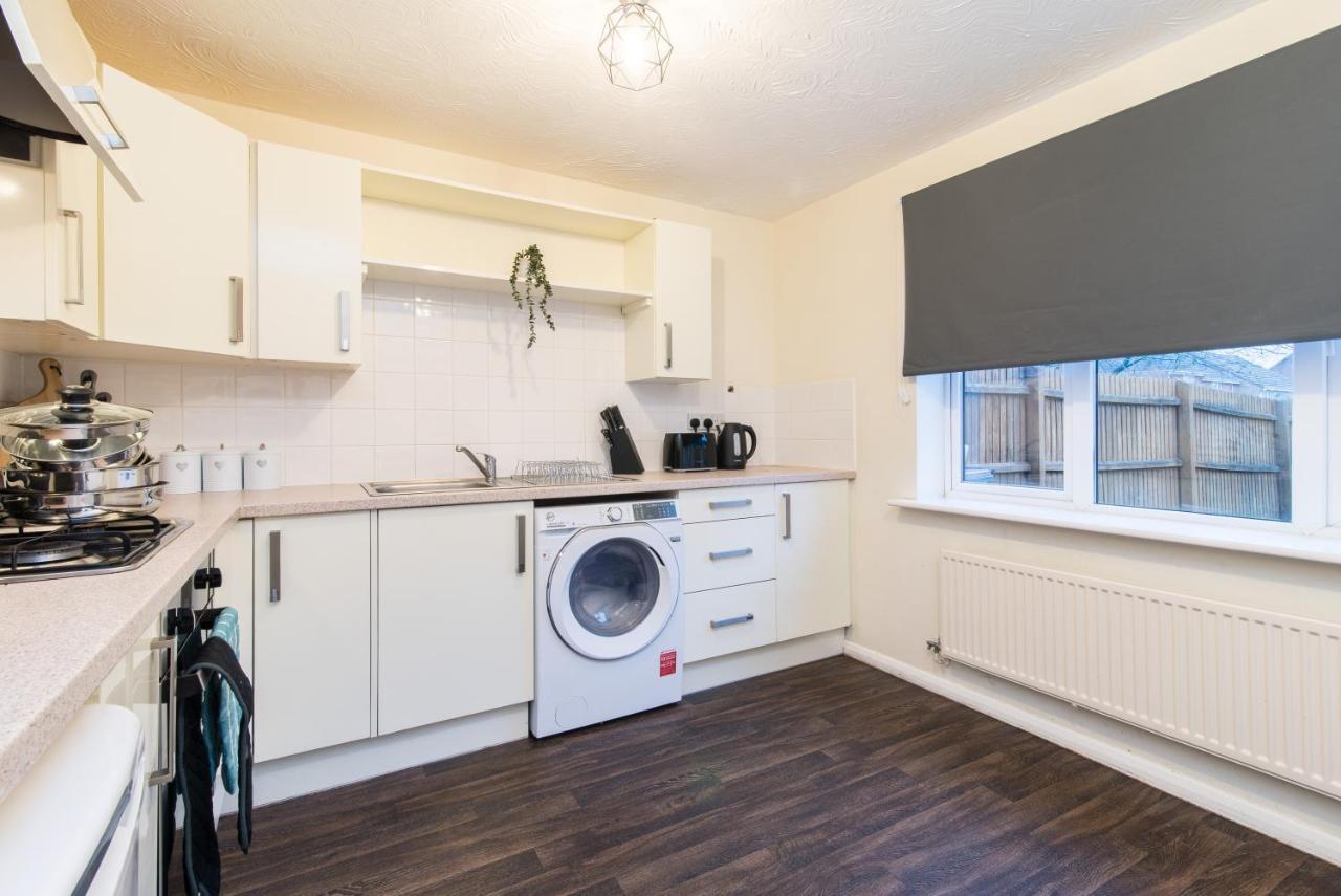 Holiday home Coventry- Perchfoot 3 Bedroom Contractor And Pet-friendly Spacious House By Sublime *
