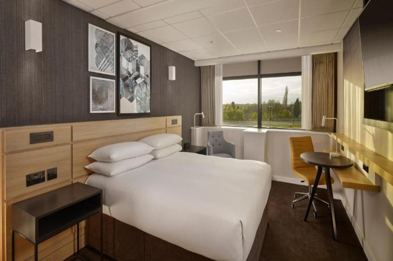 Doubletree By Hilton Building Society Arena Hotel 4*