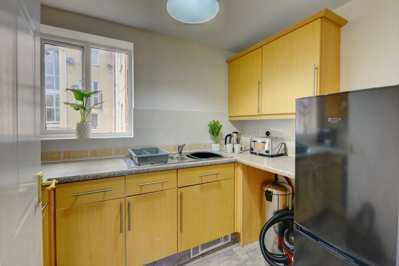 Comfy 2br With Balcony - Waterlily Apartment Coventry