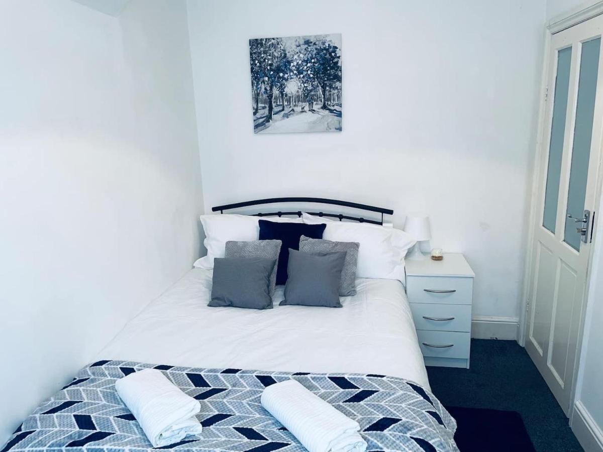 Cheerful Town House In Centre *