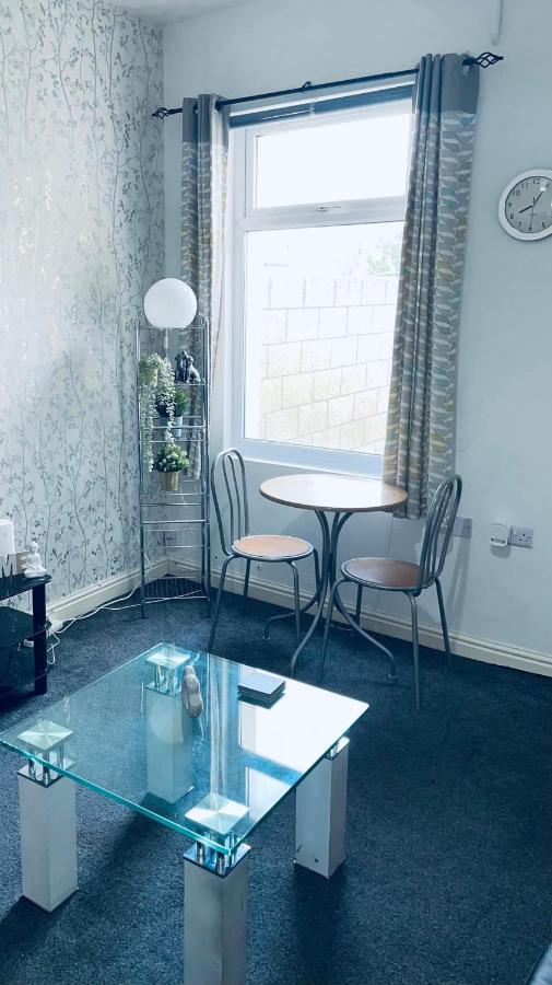 Cheerful Town House In Centre Apartamento *