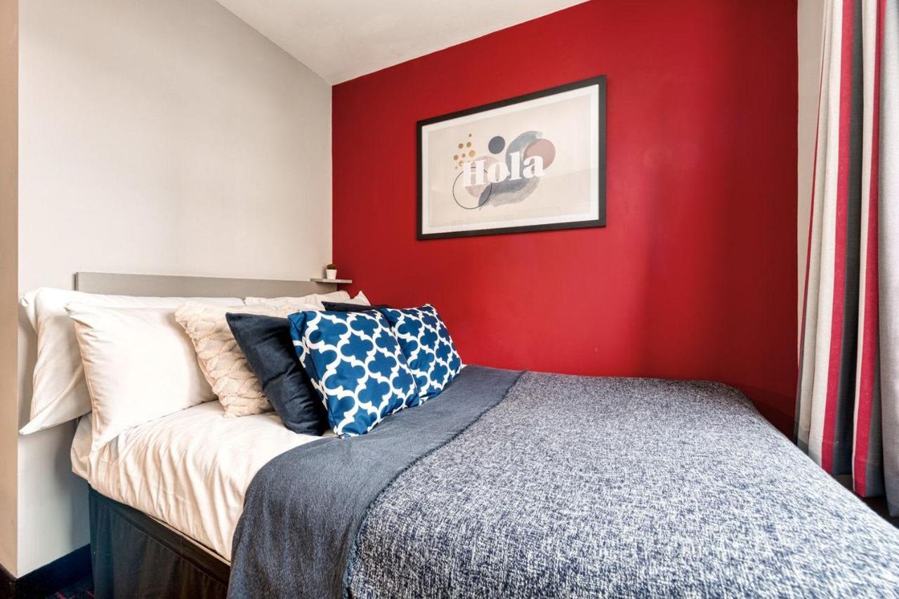 Apartamento For Students Only Studio At Burges House In The Heart Of *