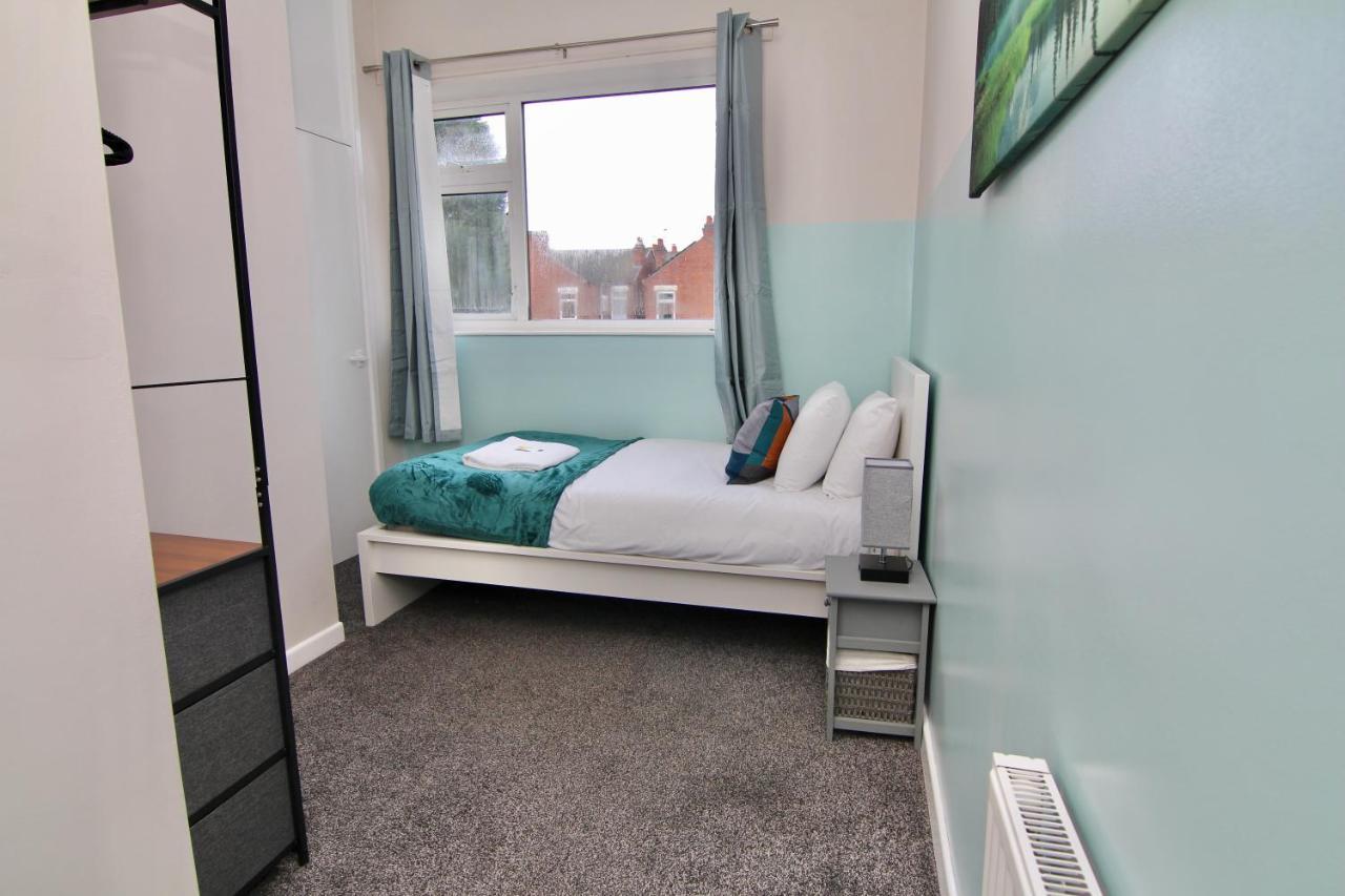 Mount House - Tranquil 4-bed Gem, 10 Min Walk To Centre Holiday home *