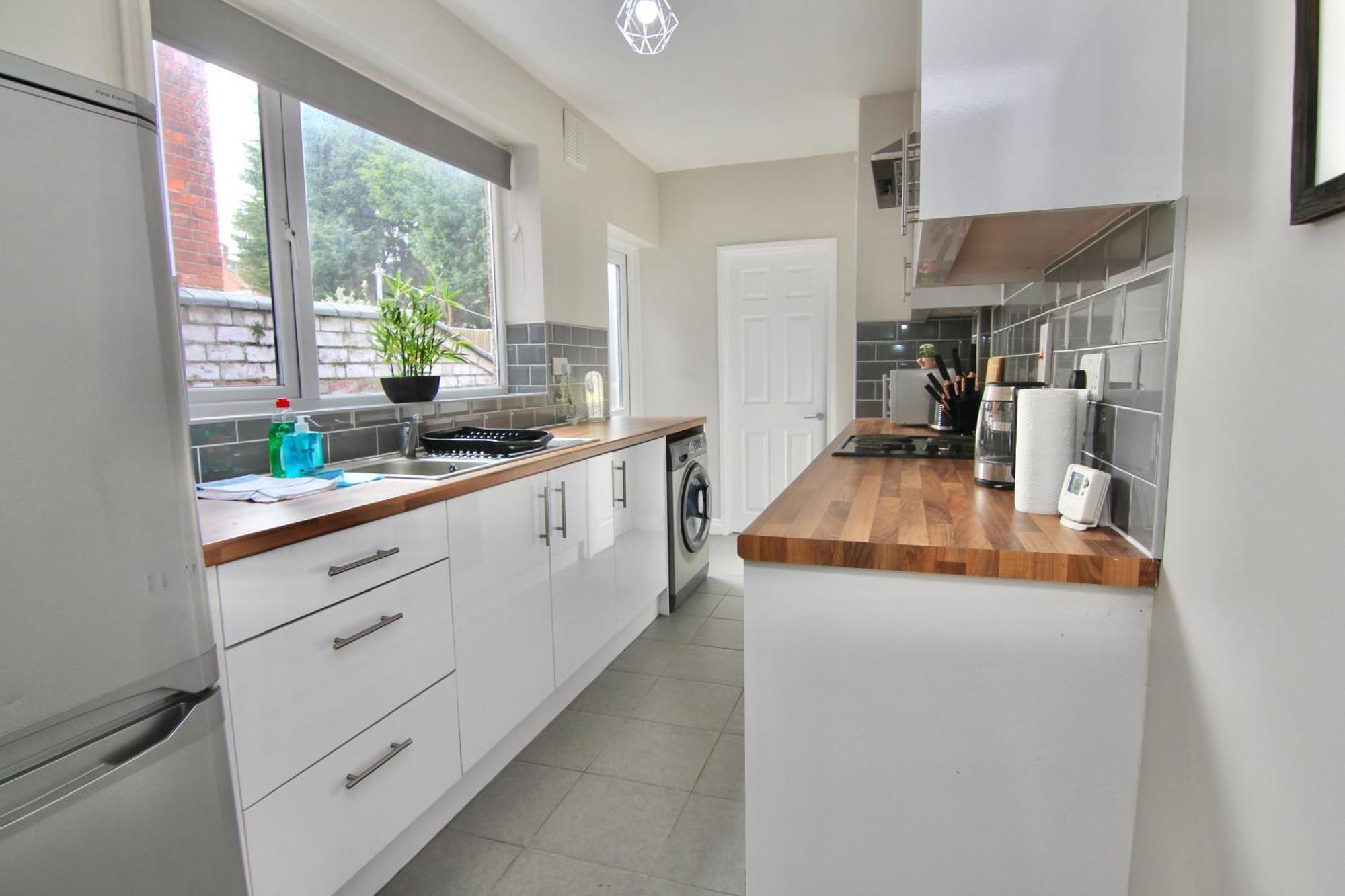 Holiday home Mount House - Tranquil 4-bed Gem, 10 Min Walk To Centre Coventry