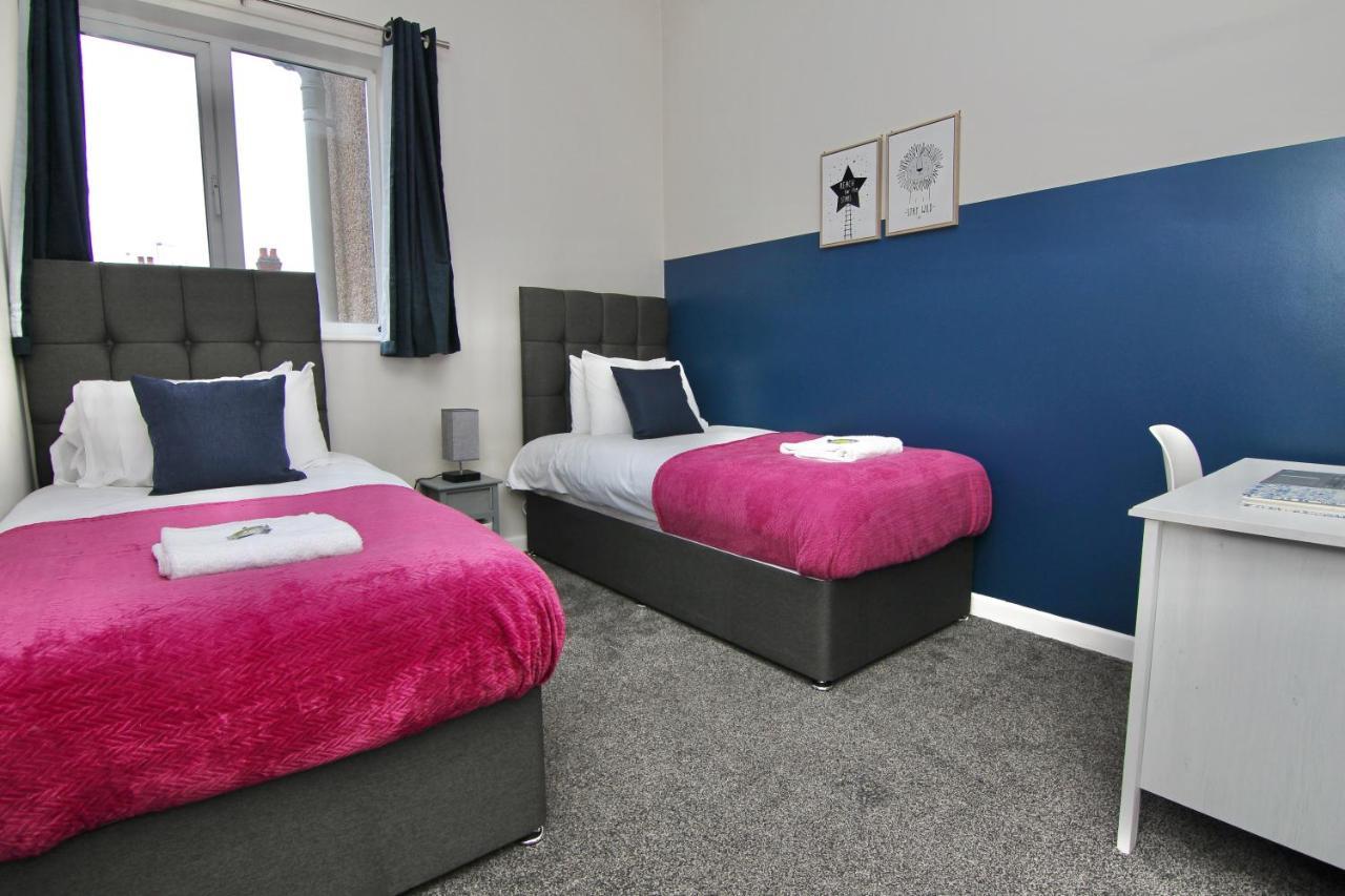 Holiday home Mount House - Tranquil 4-bed Gem, 10 Min Walk To Centre
