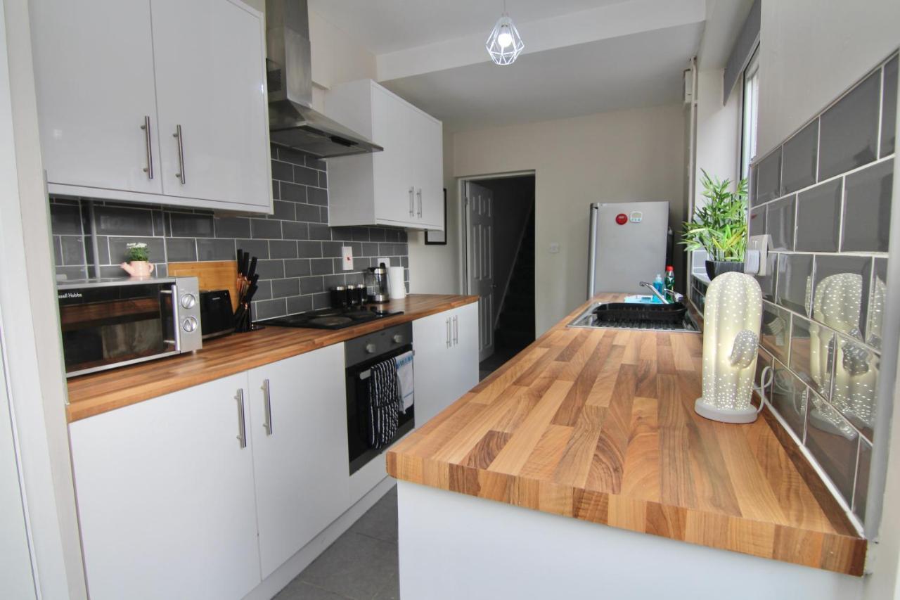 Mount House - Tranquil 4-bed Gem, 10 Min Walk To Centre *