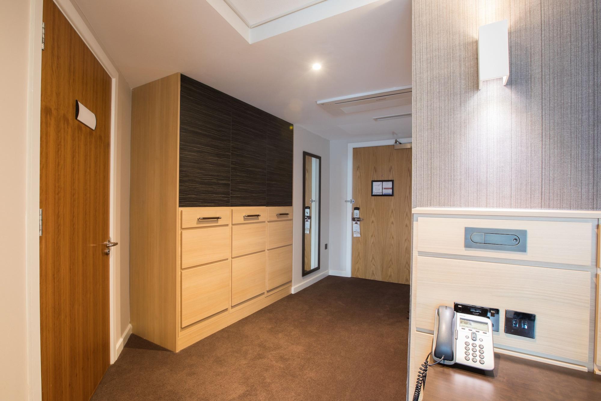 Doubletree By Hilton Building Society Arena Hotel