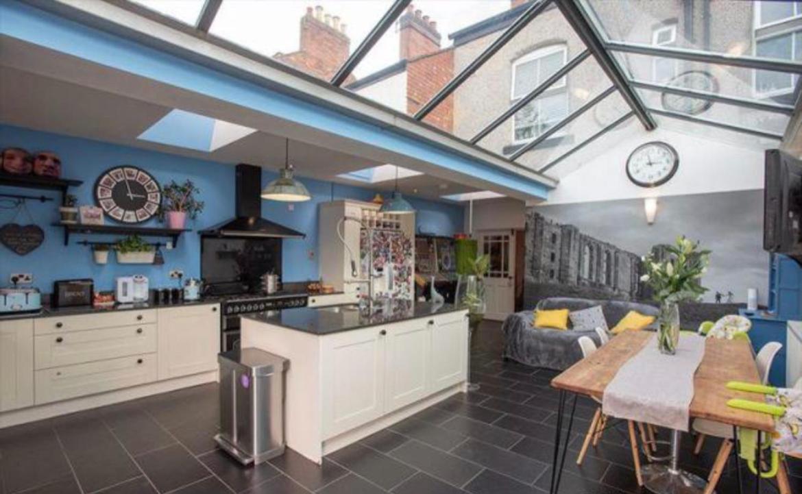 Holiday home Beautiful 5 Bedroom House In Great Location. Coventry