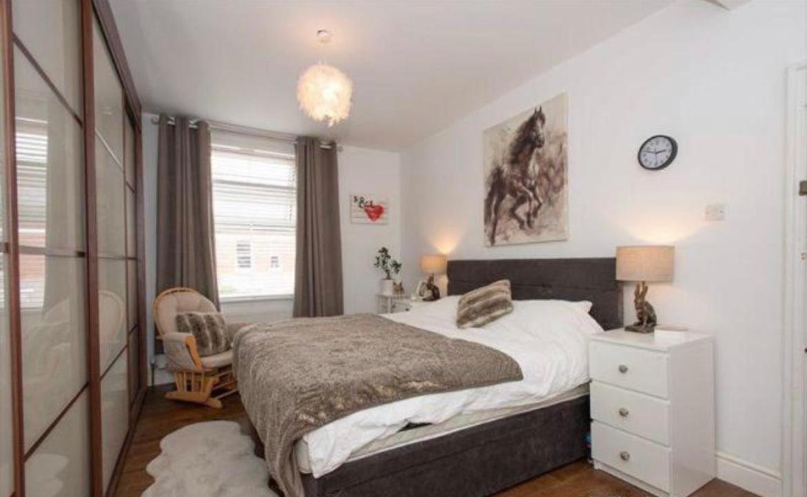 Holiday home Beautiful 5 Bedroom House In Great Location.