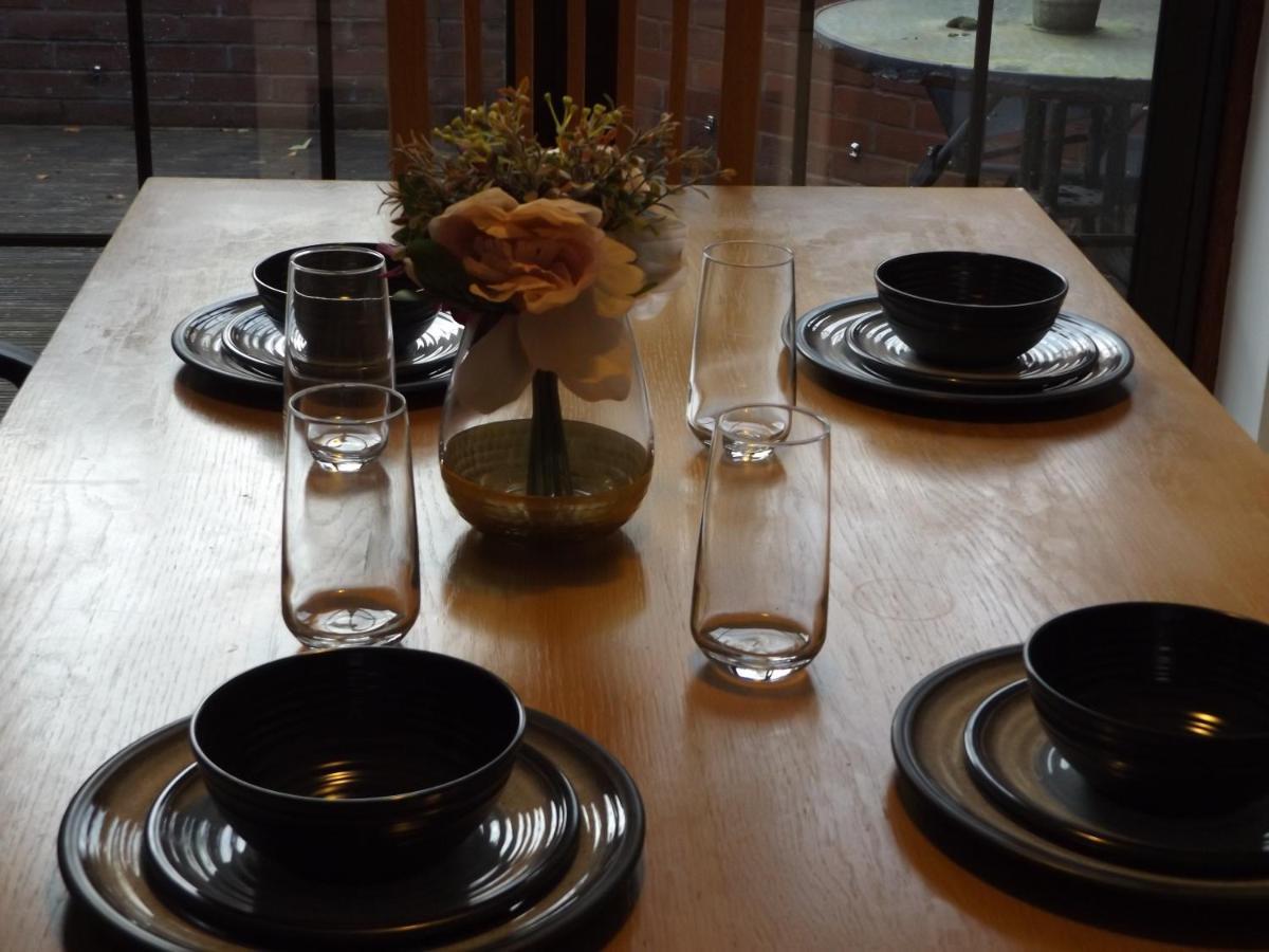 Coventry Rooms Homestay *