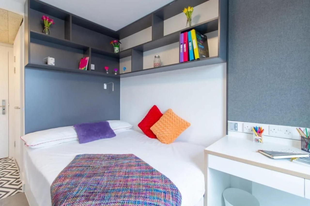Birght Private Bedrooms At Paradise Village In
