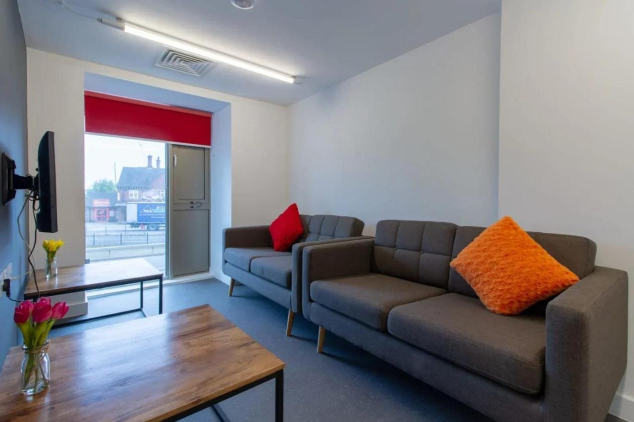 Birght Private Bedrooms At Paradise Village In