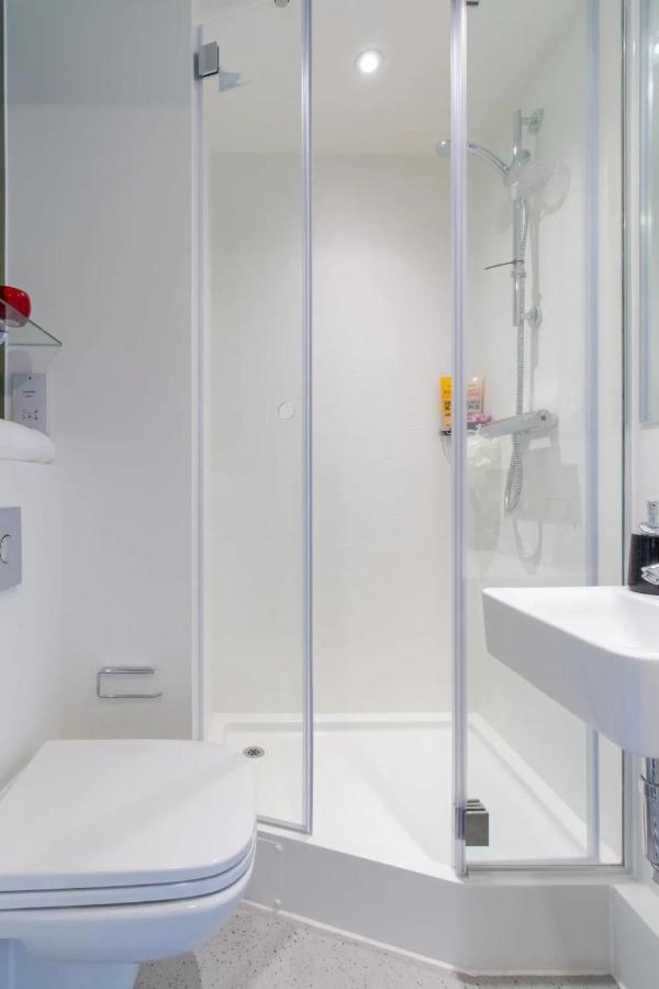 Birght Private Bedrooms At Paradise Village In