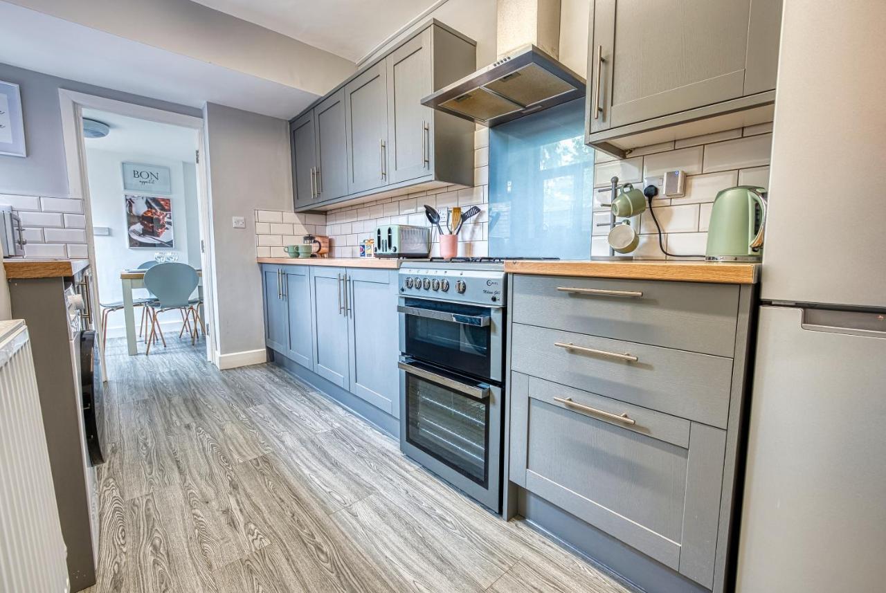 Casa de férias Close To A46 Centre Sleeps 6, 5 Beds Ensuite Free Wi-fi Queens House Inspire Homes Coventry