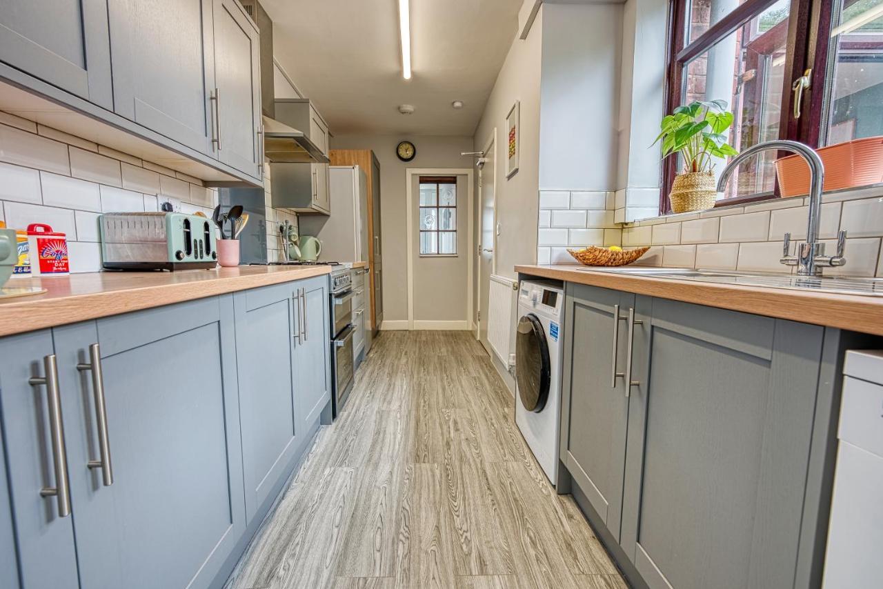 Casa de férias Close To A46 Centre Sleeps 6, 5 Beds Ensuite Free Wi-fi Queens House Inspire Homes Coventry