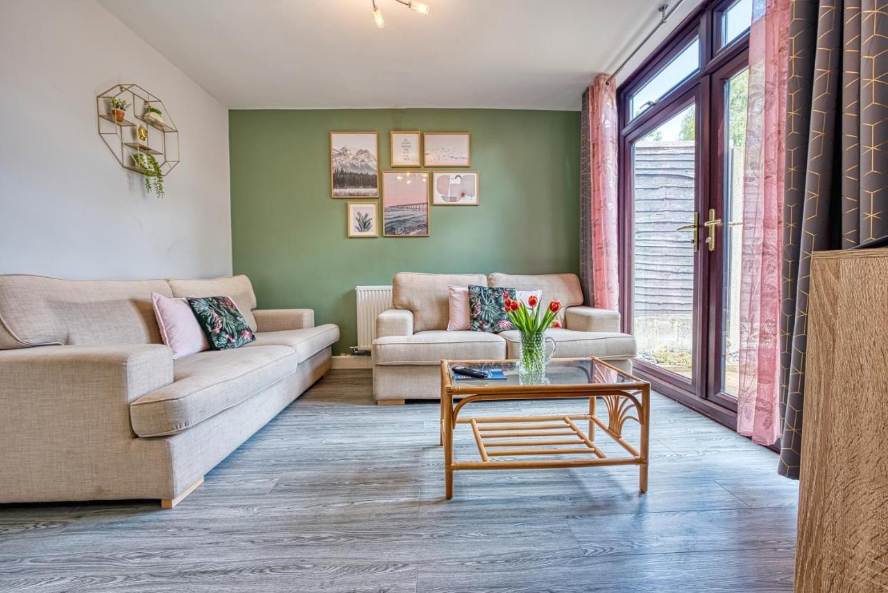 Close To A46 Centre Sleeps 6, 5 Beds Ensuite Free Wi-fi Queens House Inspire Homes * Coventry