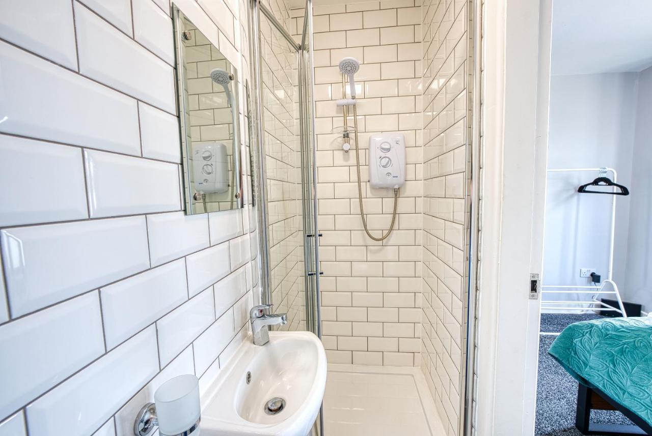 Casa de férias Close To A46 Centre Sleeps 6, 5 Beds Ensuite Free Wi-fi Queens House Inspire Homes Coventry