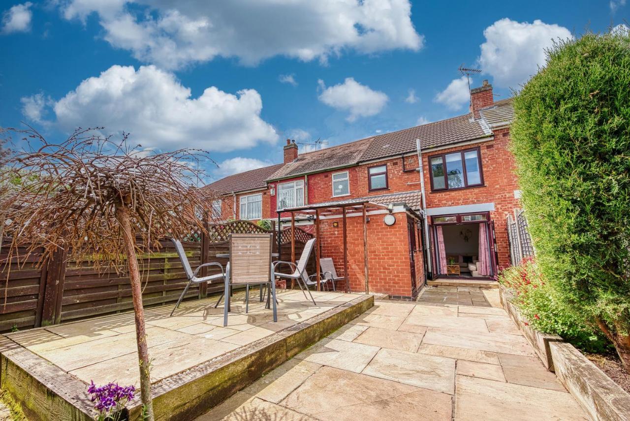 Casa de férias Close To A46 Centre Sleeps 6, 5 Beds Ensuite Free Wi-fi Queens House Inspire Homes