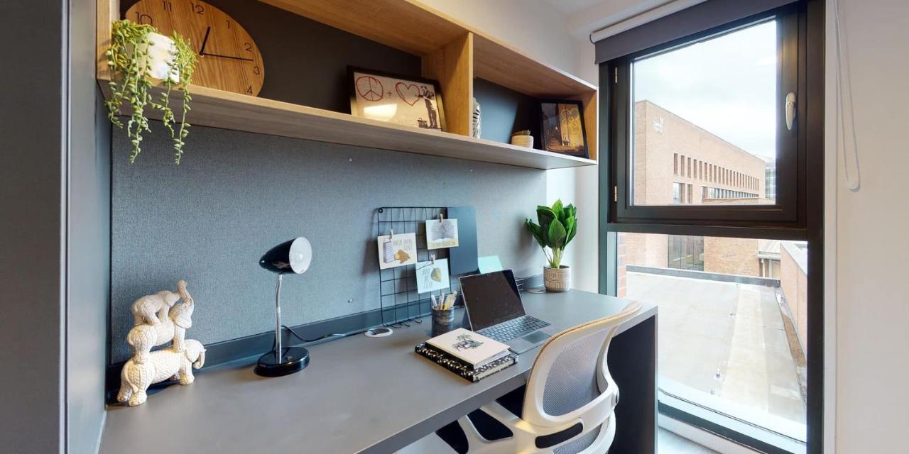 Canvas Arundel House: Private & Shared Kitchen In Coventry