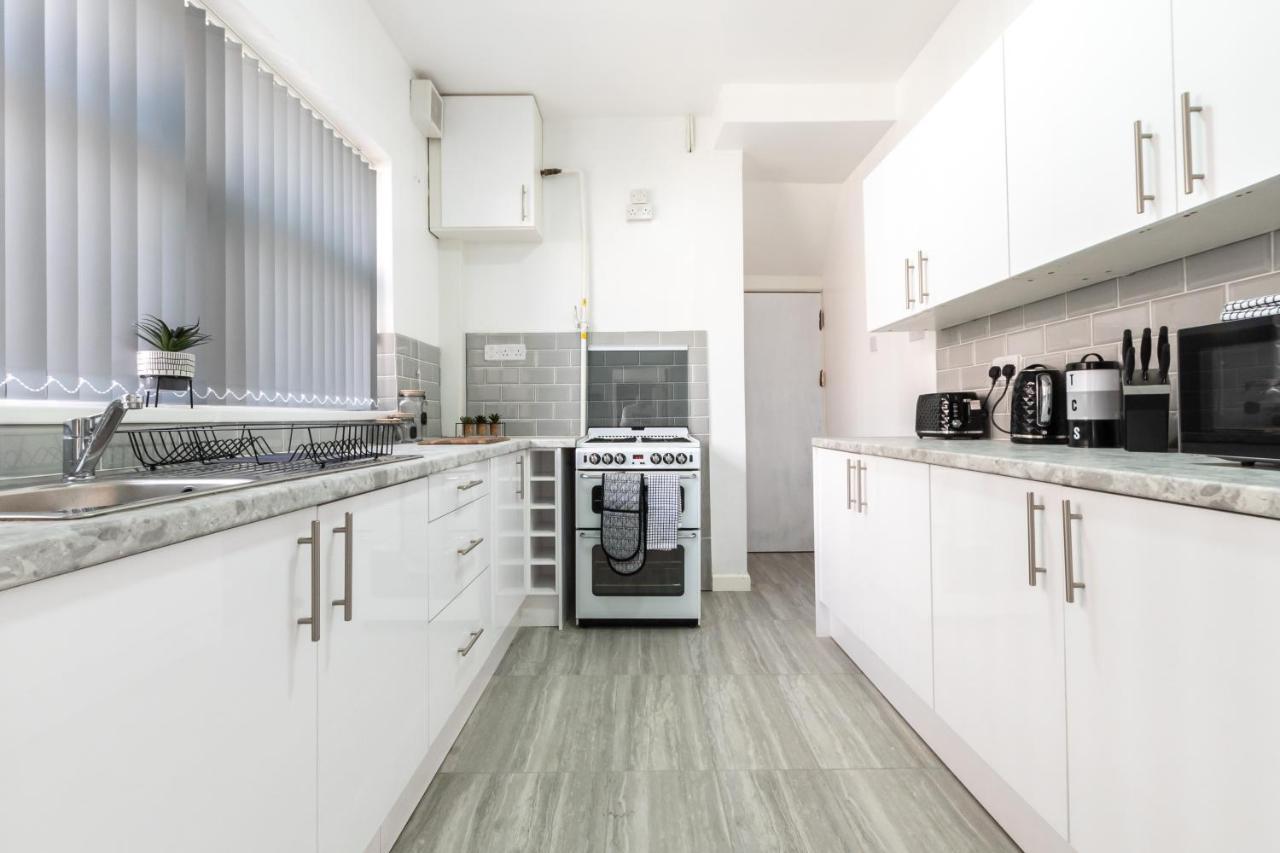 Holiday home Tanzanite - 5 Bedroom House / Sleeps 10 Coventry
