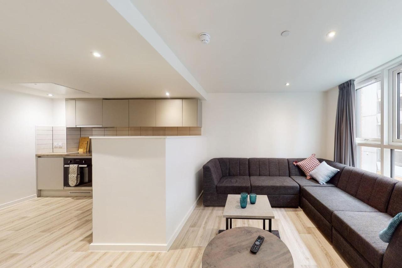 Apartment Private Bedrooms With Shared Kitchen And Living Area At Canvas Point In *