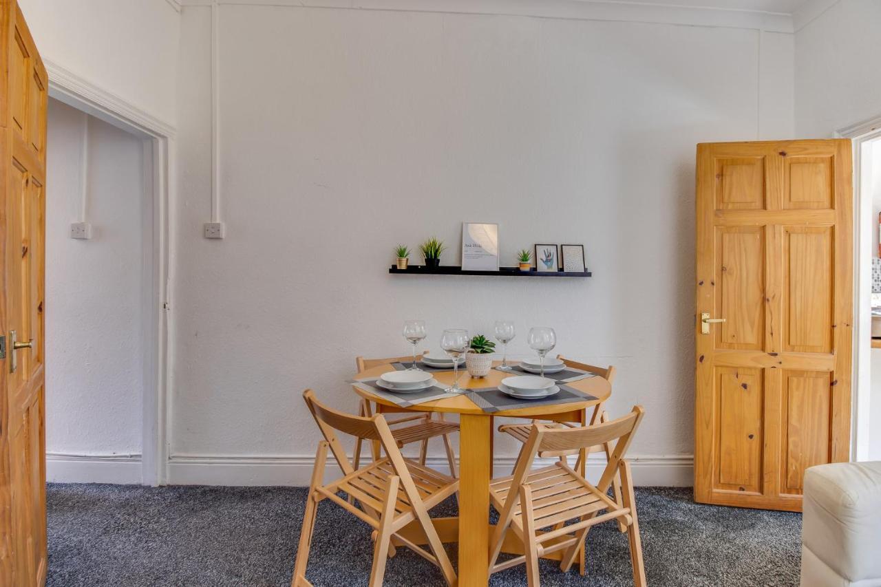 Stayzo House Accommodation- Free Parking *