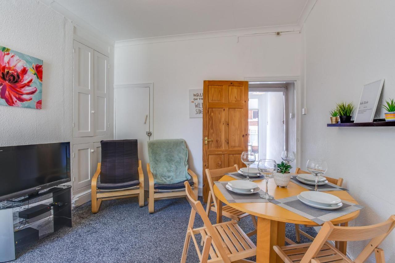 Stayzo House Accommodation- Free Parking *