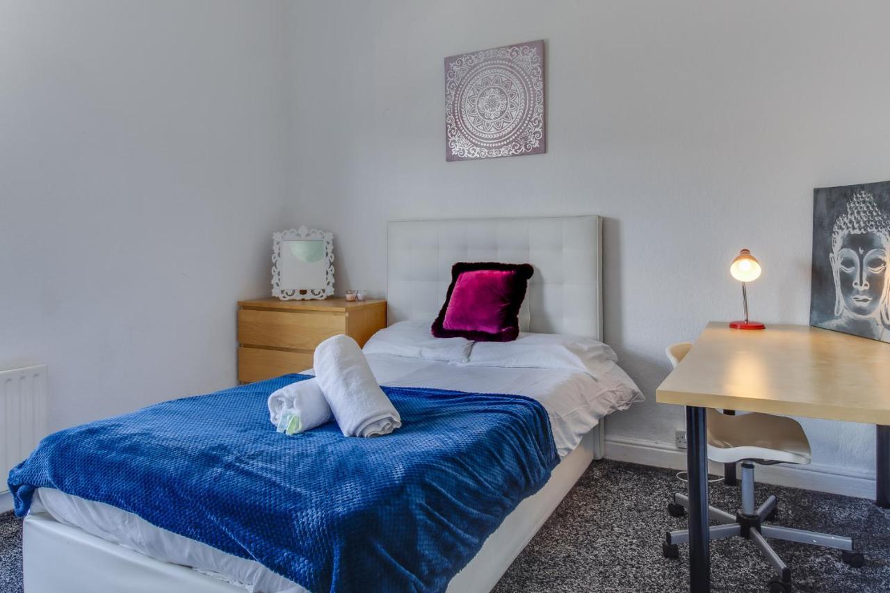 Stayzo House Accommodation- Free Parking * Coventry