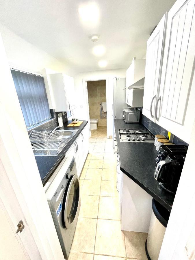 Spacious: 5-person House With Nec & Bhx Proximity Holiday home Coventry