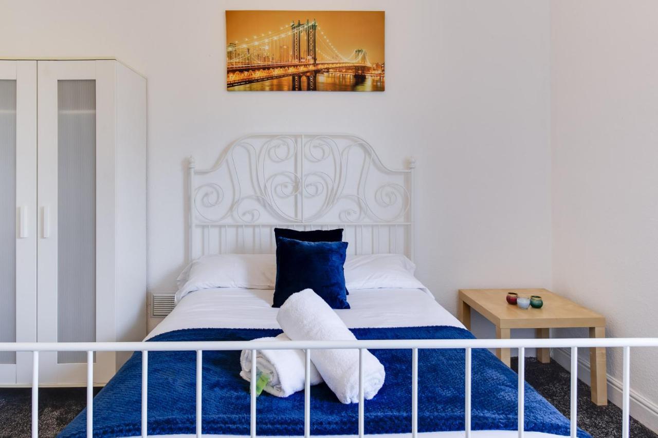 Stayzo House Accommodation- Free Parking