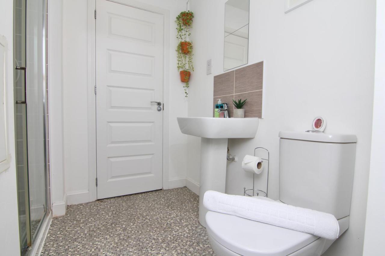Canalview House - Fully Furnished Coventry City Centre Home
