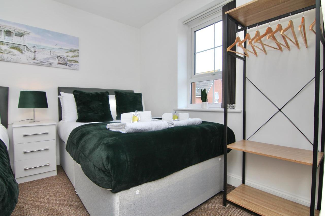 Canalview House - Fully Furnished Coventry City Centre Home Holiday home *