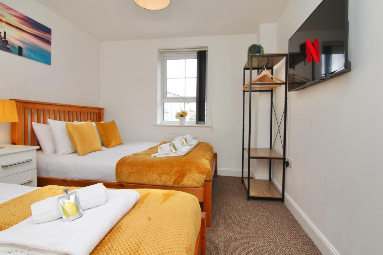 Canalview House - Fully Furnished Coventry City Centre Home Holiday home *