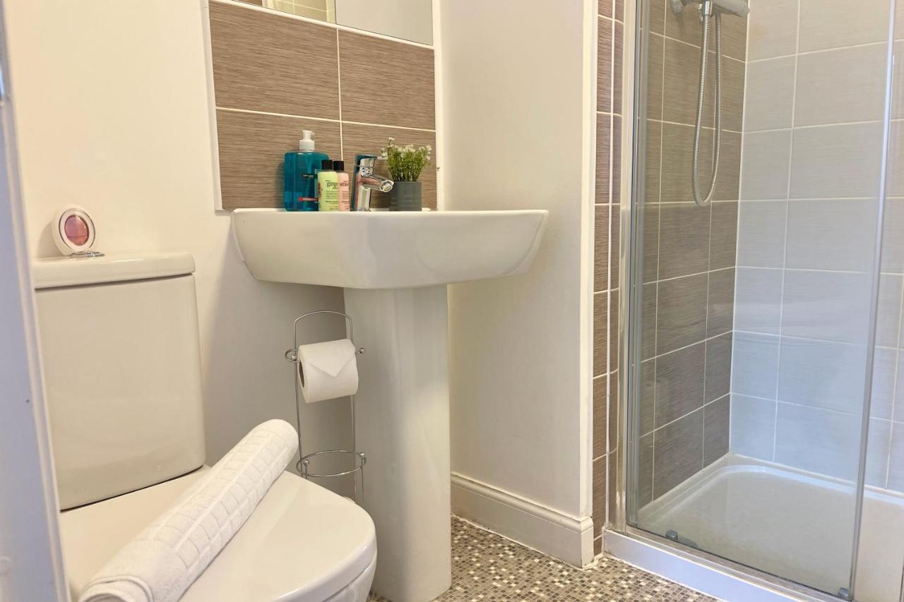 Canalview House - Fully Furnished Coventry City Centre Home *