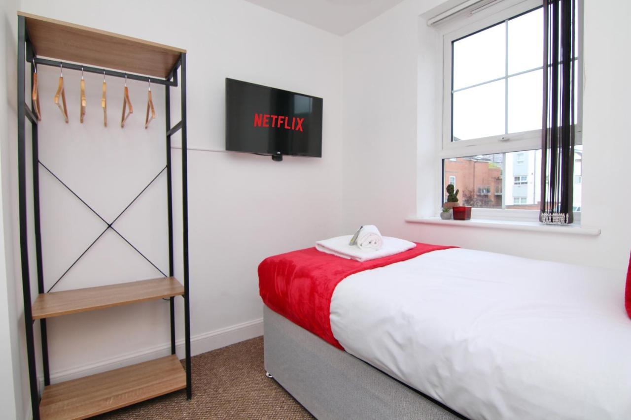 Canalview House - Fully Furnished Coventry City Centre Home *