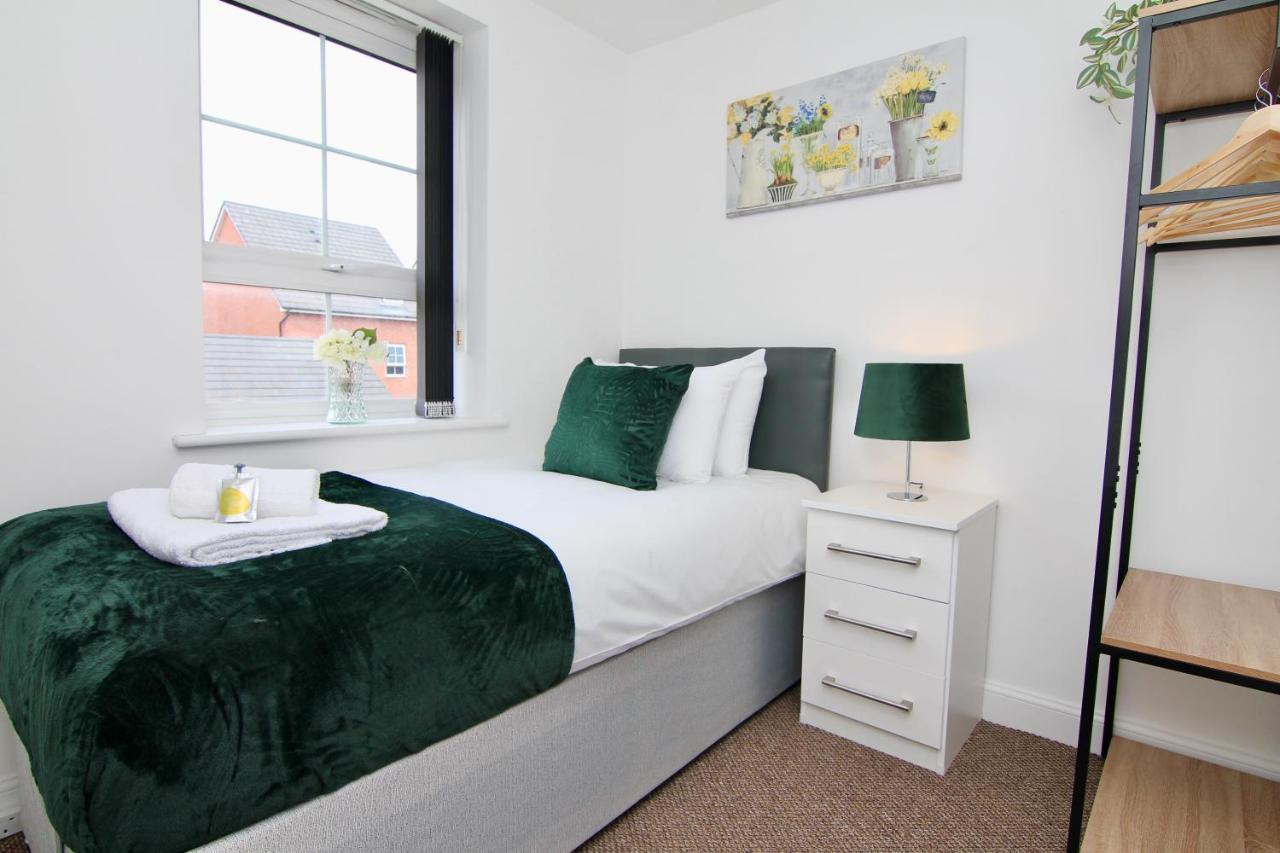 Holiday home Canalview House - Fully Furnished Coventry City Centre Home