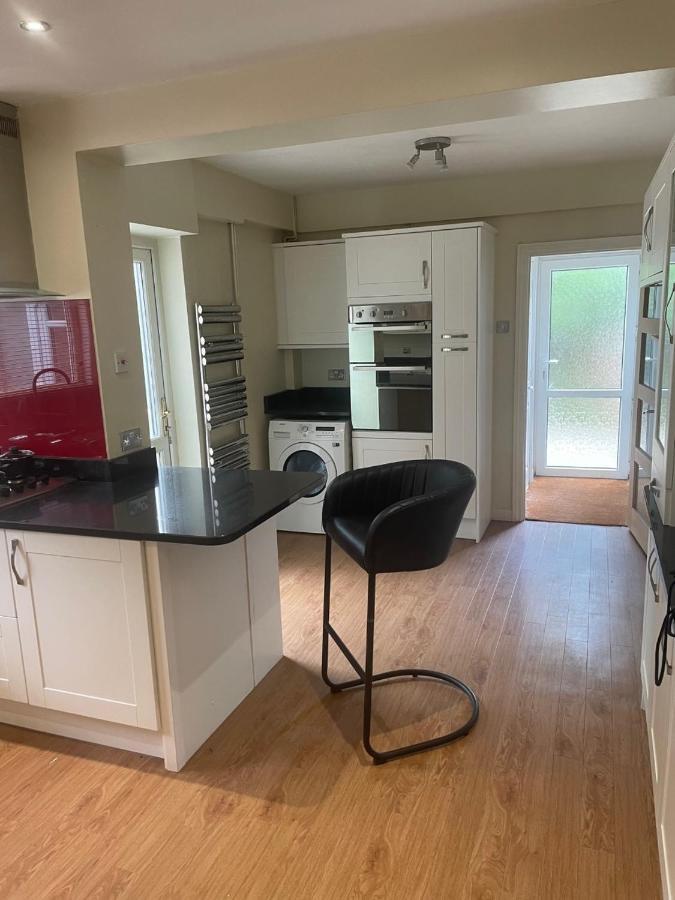 5 Bed House, 32 Tutbury Avenue, Cannon Park, Coventry, Cv4 7bj Coventry