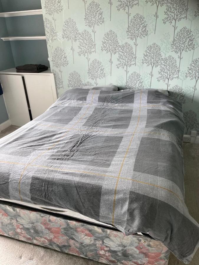 5 Bed House, 32 Tutbury Avenue, Cannon Park, Coventry, Cv4 7bj Coventry