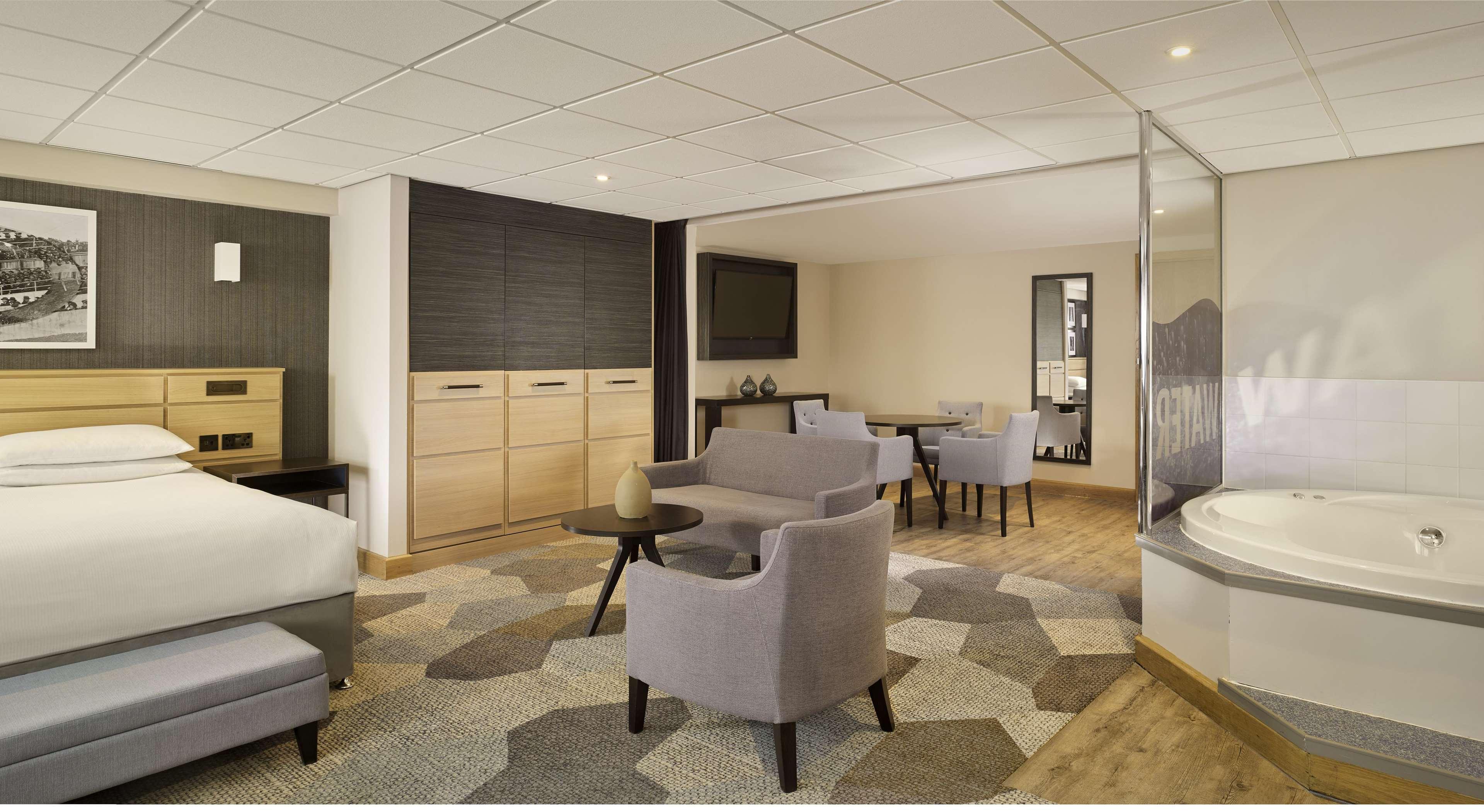 Doubletree By Hilton Building Society Arena Hotel