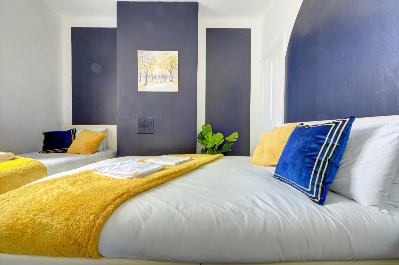 Cheerful Comfort: 2-bedroom With Free Parking & Wi-fi Casa de férias *
