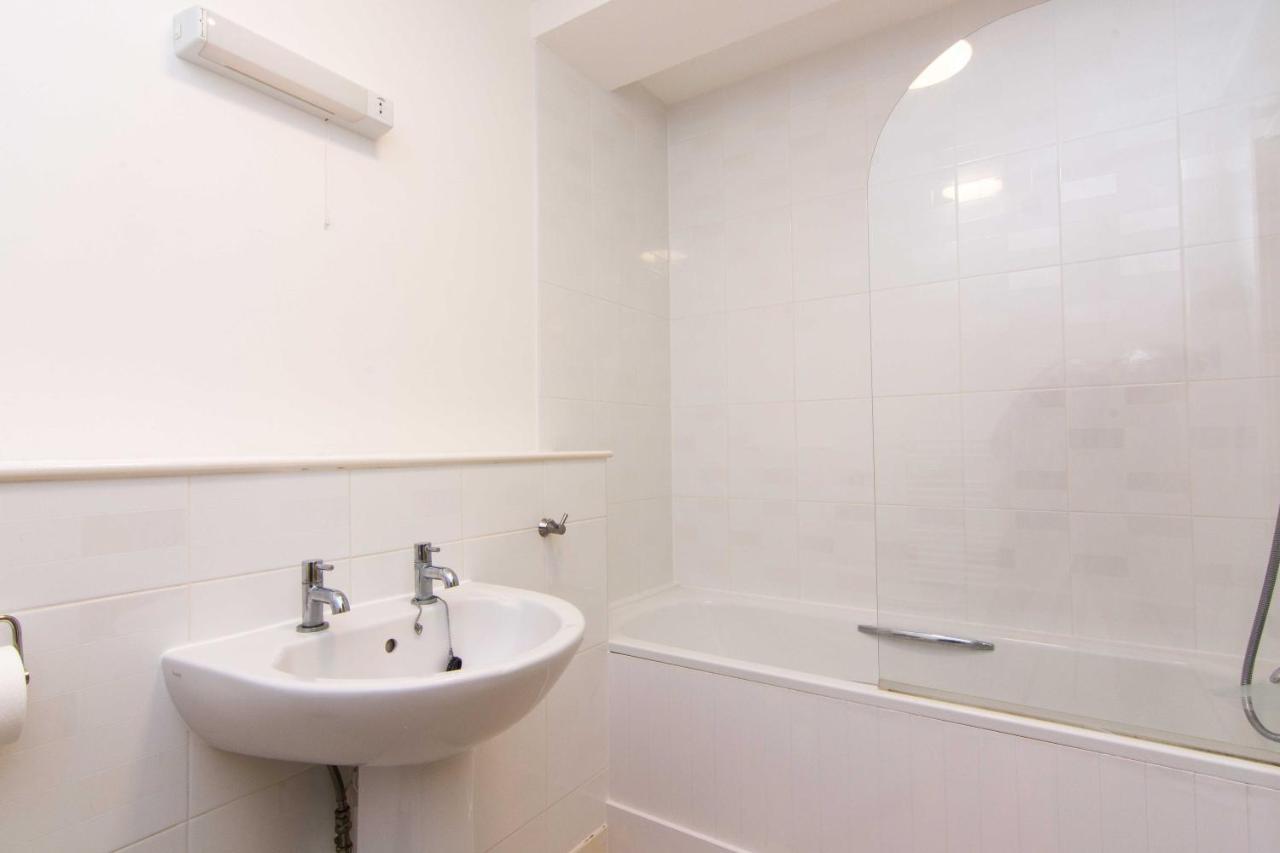 Fremington Court - 2 Bedroom Apartment *