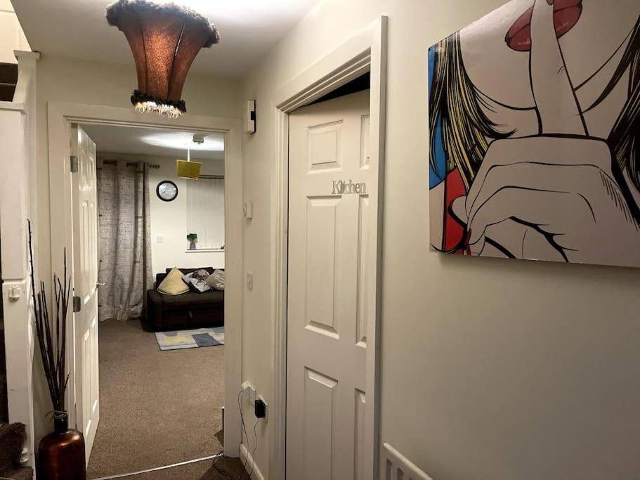 Chattel - Massive Homely Space With Garden, Dedicated Office Space & Free Parking Apartamento *
