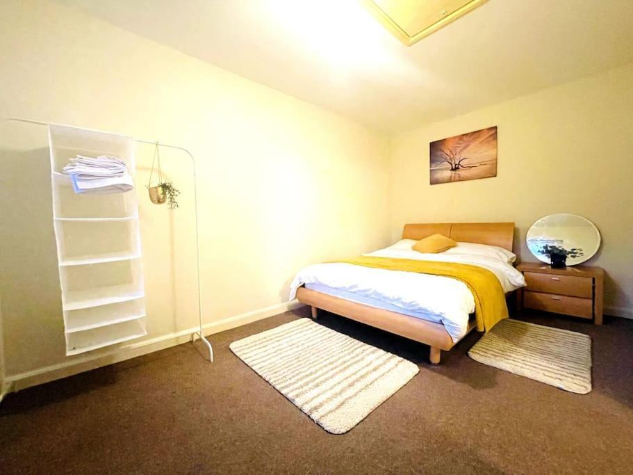 Apartamento Chattel - Massive Homely Space With Garden, Dedicated Office Space & Free Parking *