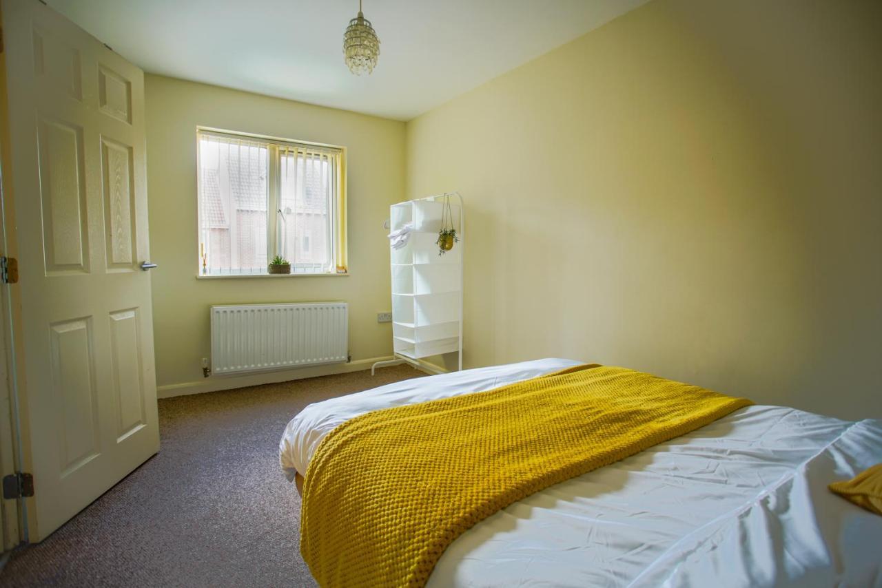 Apartamento Chattel - Massive Homely Space With Garden, Dedicated Office Space & Free Parking